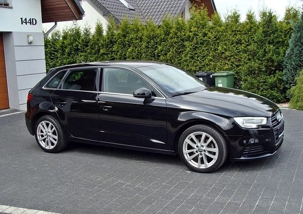 Audi A3 cena 68990 przebieg: 166000, rok produkcji 2019 z Zawiercie małe 379